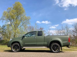 Toyota Hilux wrap