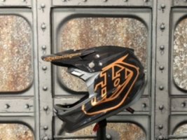 Bmx helmwrap